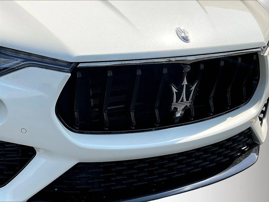 Used 2022 Bianco Maserati Modena image 33