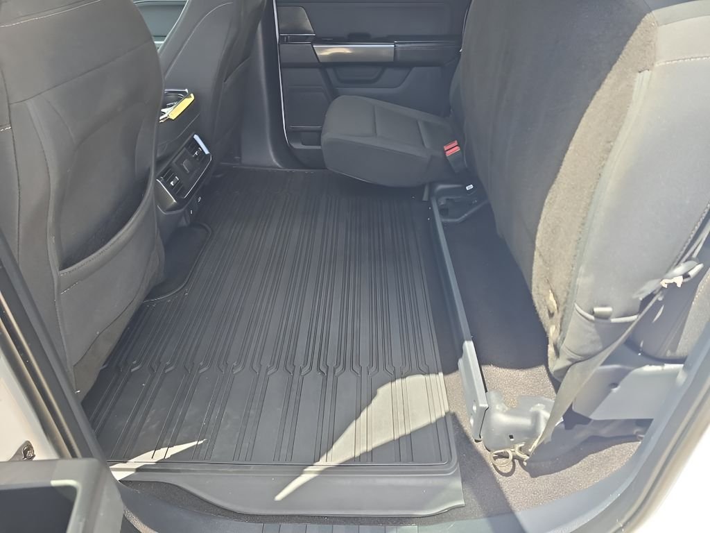 Used 2022 White Ford  image 14