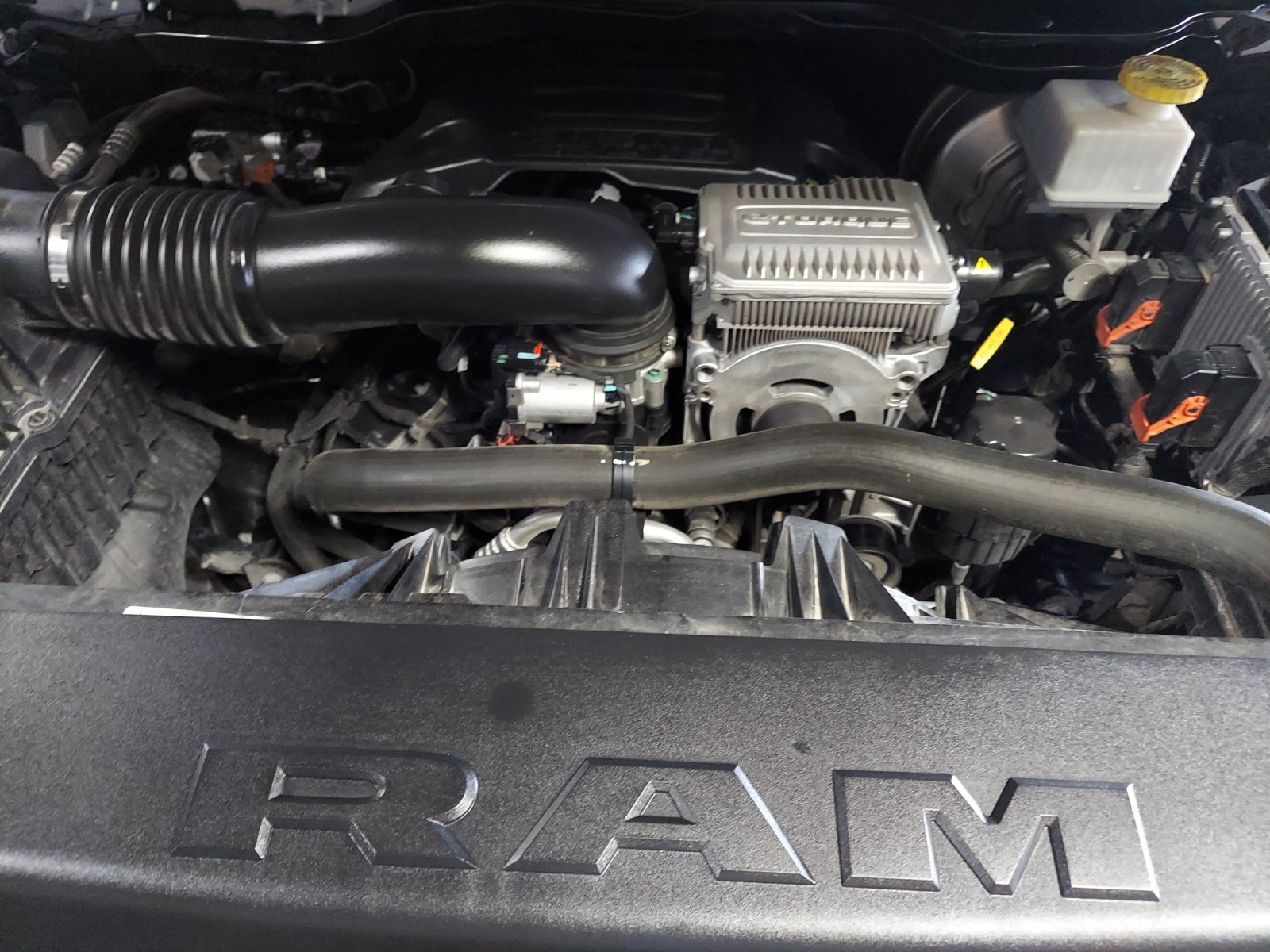 Used 2022 Bright White Clearcoat Ram Laramie image 30