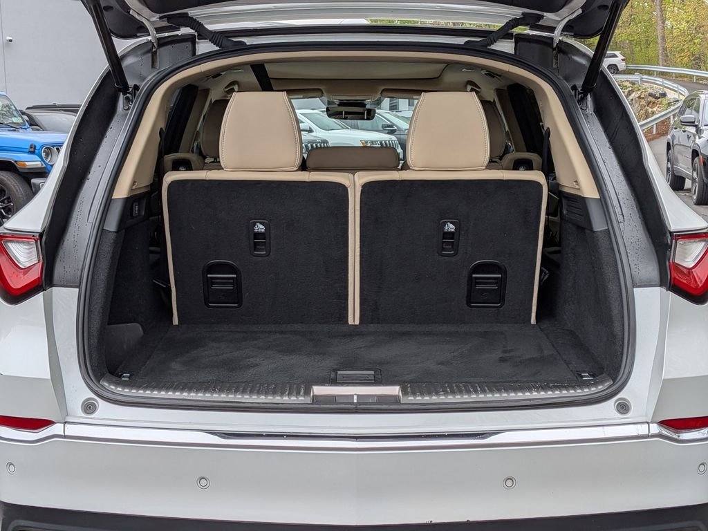 Used 2023  Acura Advance image 7