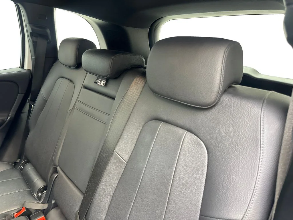 Used 2025 White Mercedes-Benz GLB 250 image 32