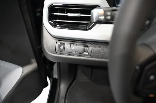 2027 Chevrolet Bolt RS - Photo 25
