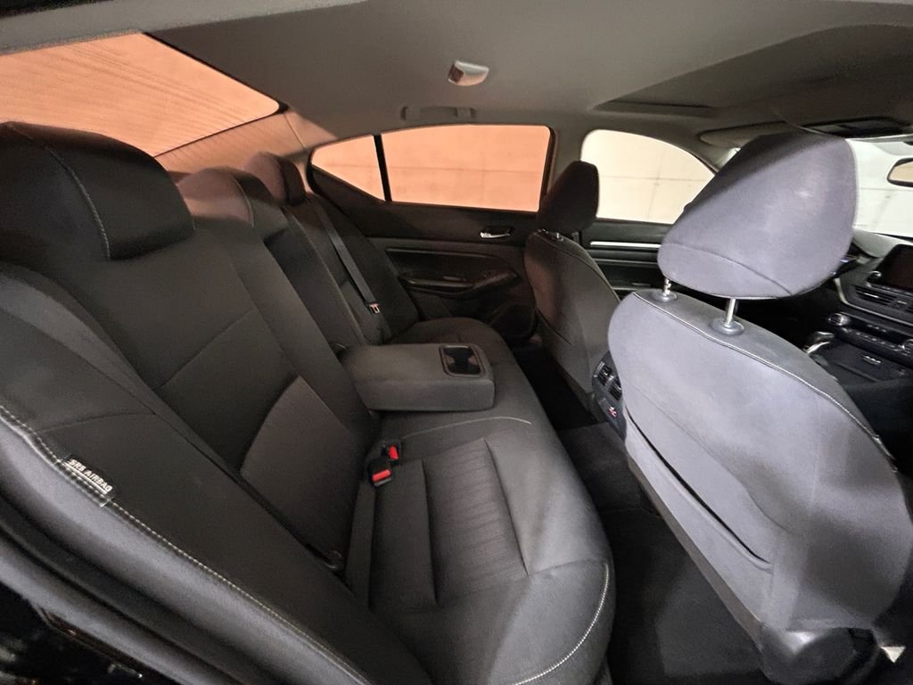 Used 2019 Black Nissan 2.5 SV image 17