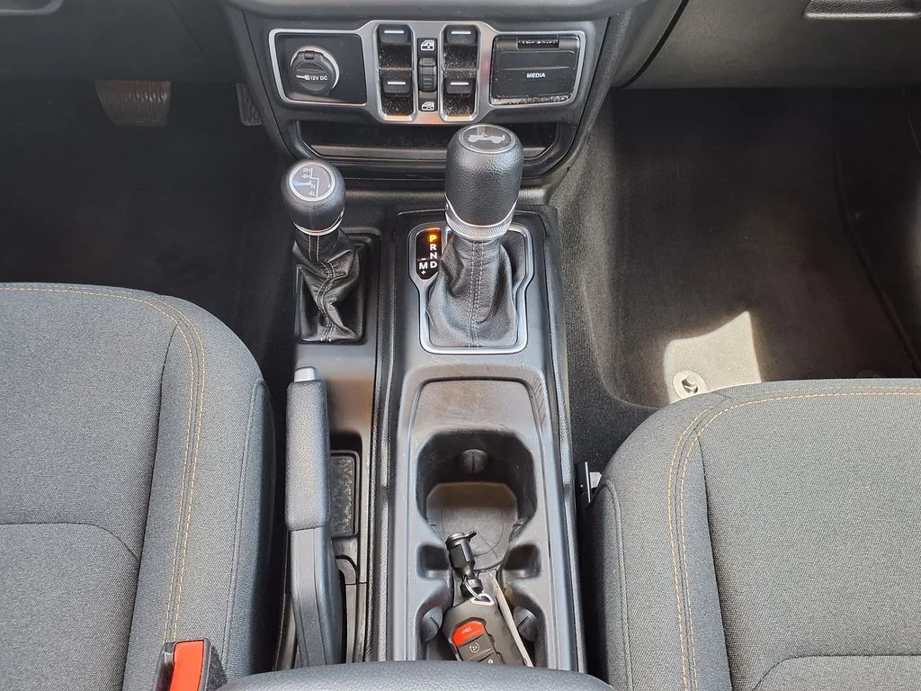 Used 2025 Red Jeep Sahara image 30