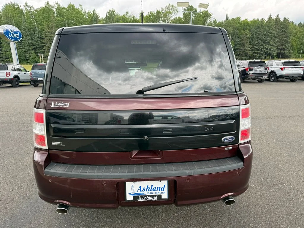 Used 2017 Red Ford SEL image 4