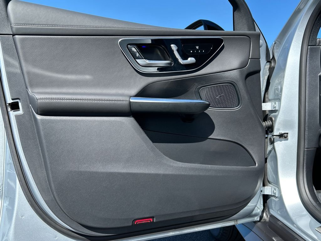 New 2026 Cirrus Silver Metallic Mercedes-Benz GLC300 image 10