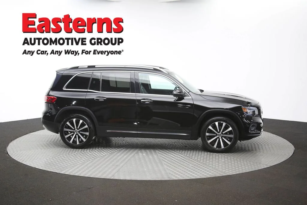 Used 2022 Black Mercedes-Benz GLB 250 image 46