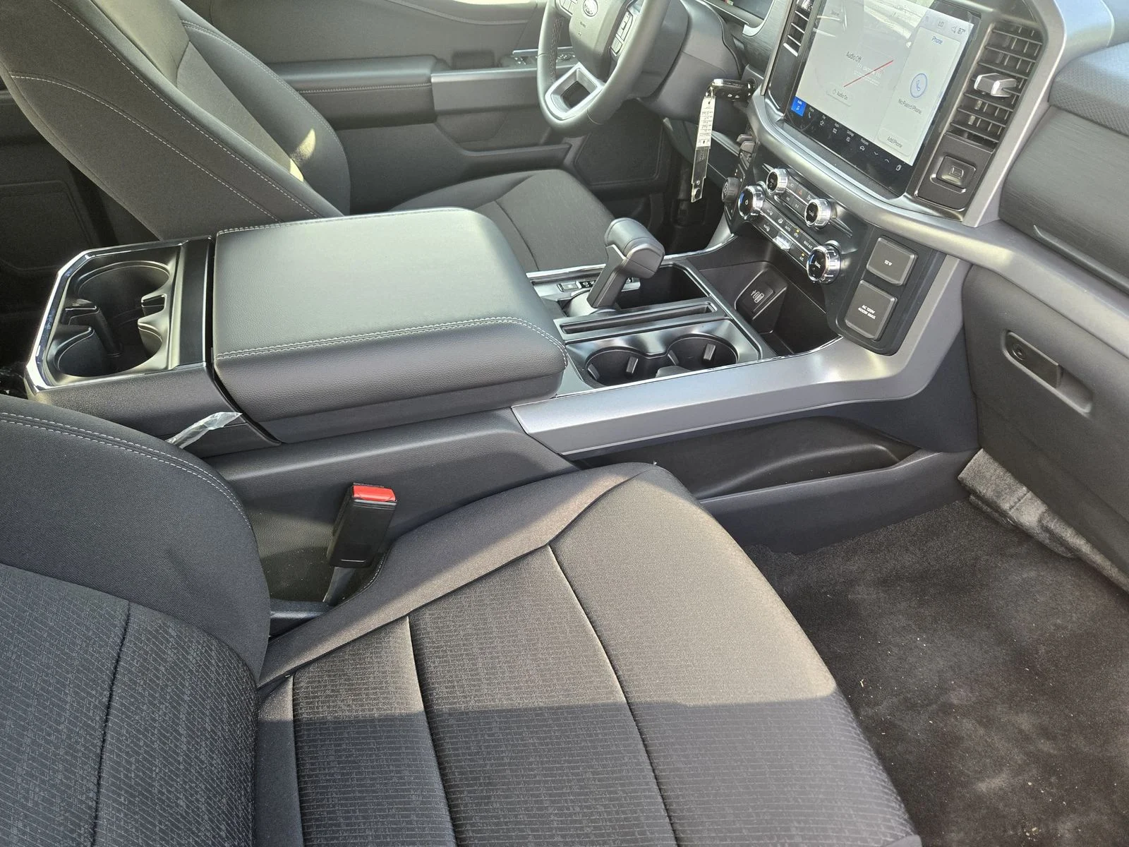 New 2026 Iconic Silver Metallic Ford XLT image 9