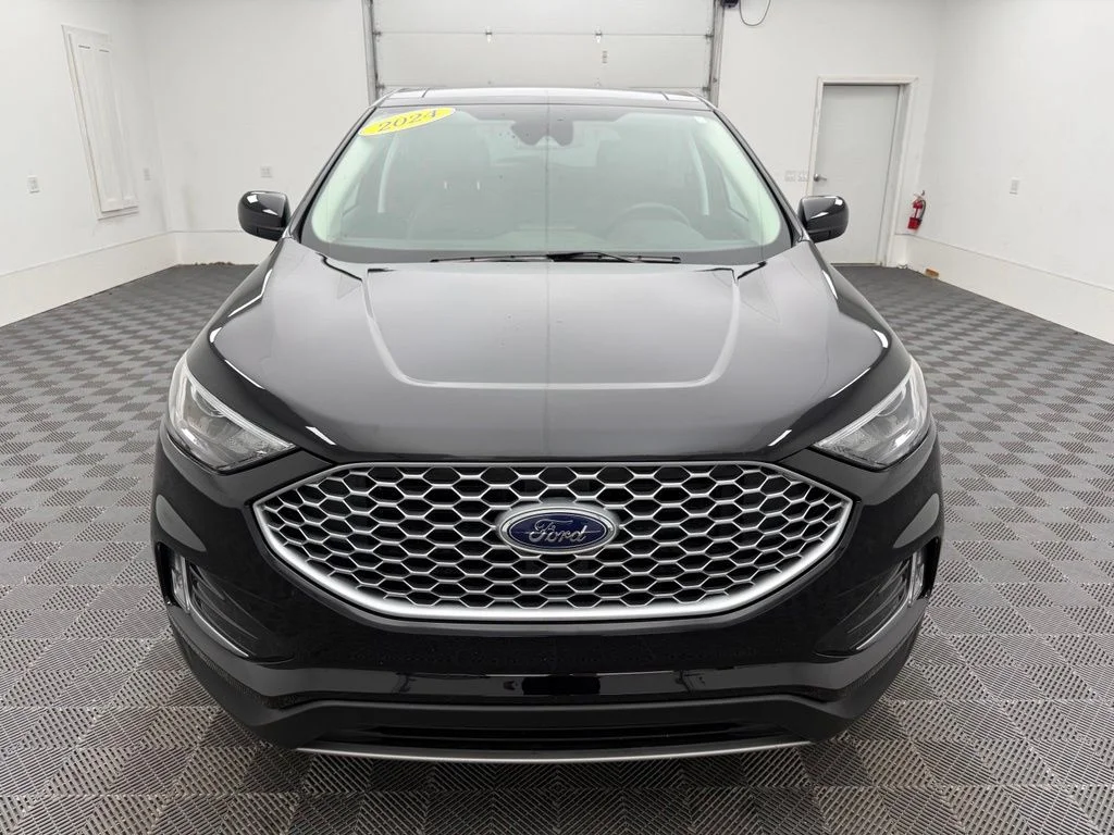 Used 2024 Black Ford SEL image 15
