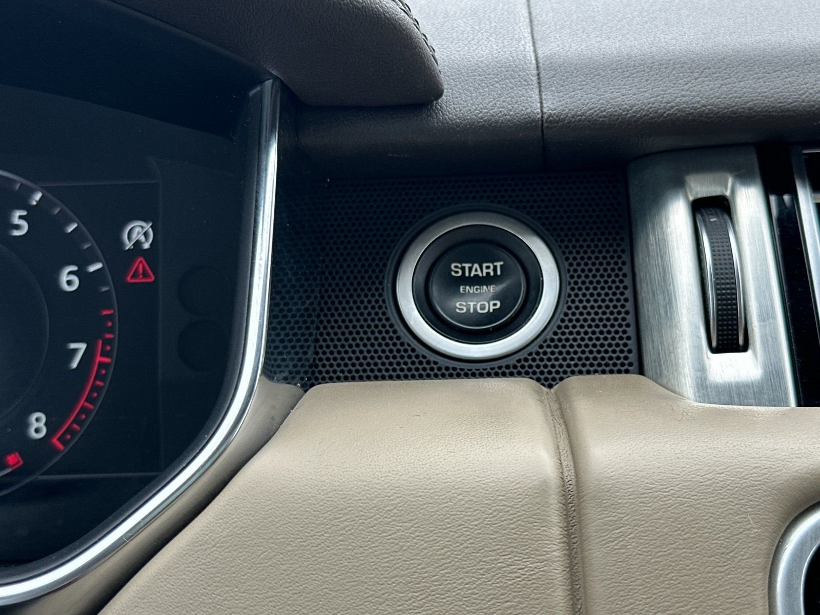 Used 2018  Land Rover 5.0L V8 Supercharged image 21