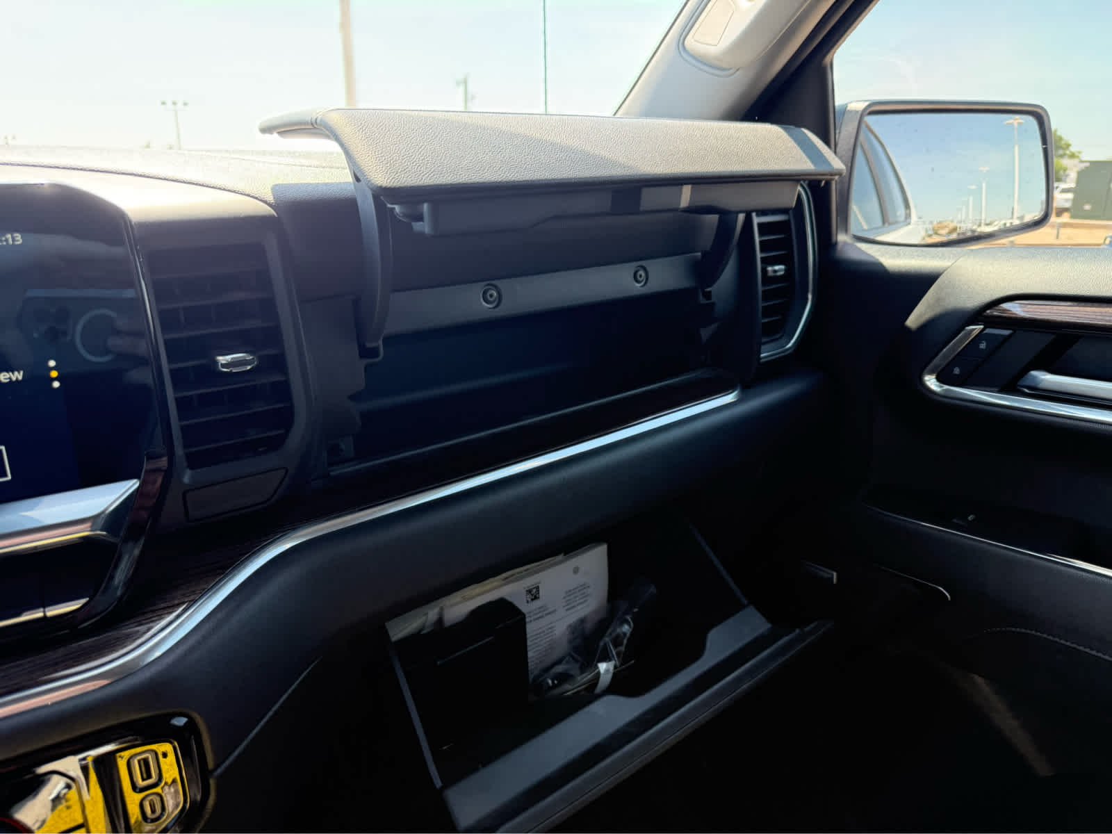 Used 2025 Summit White Chevrolet LT Trail Boss image 27