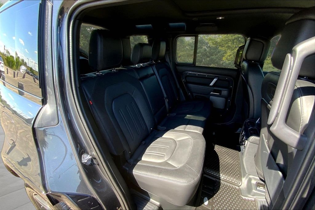 Used 2021 Gray Land Rover X-Dynamic HSE image 25