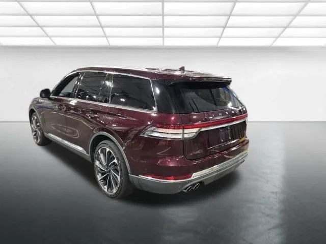 Used 2020 Red Lincoln Reserve image 6
