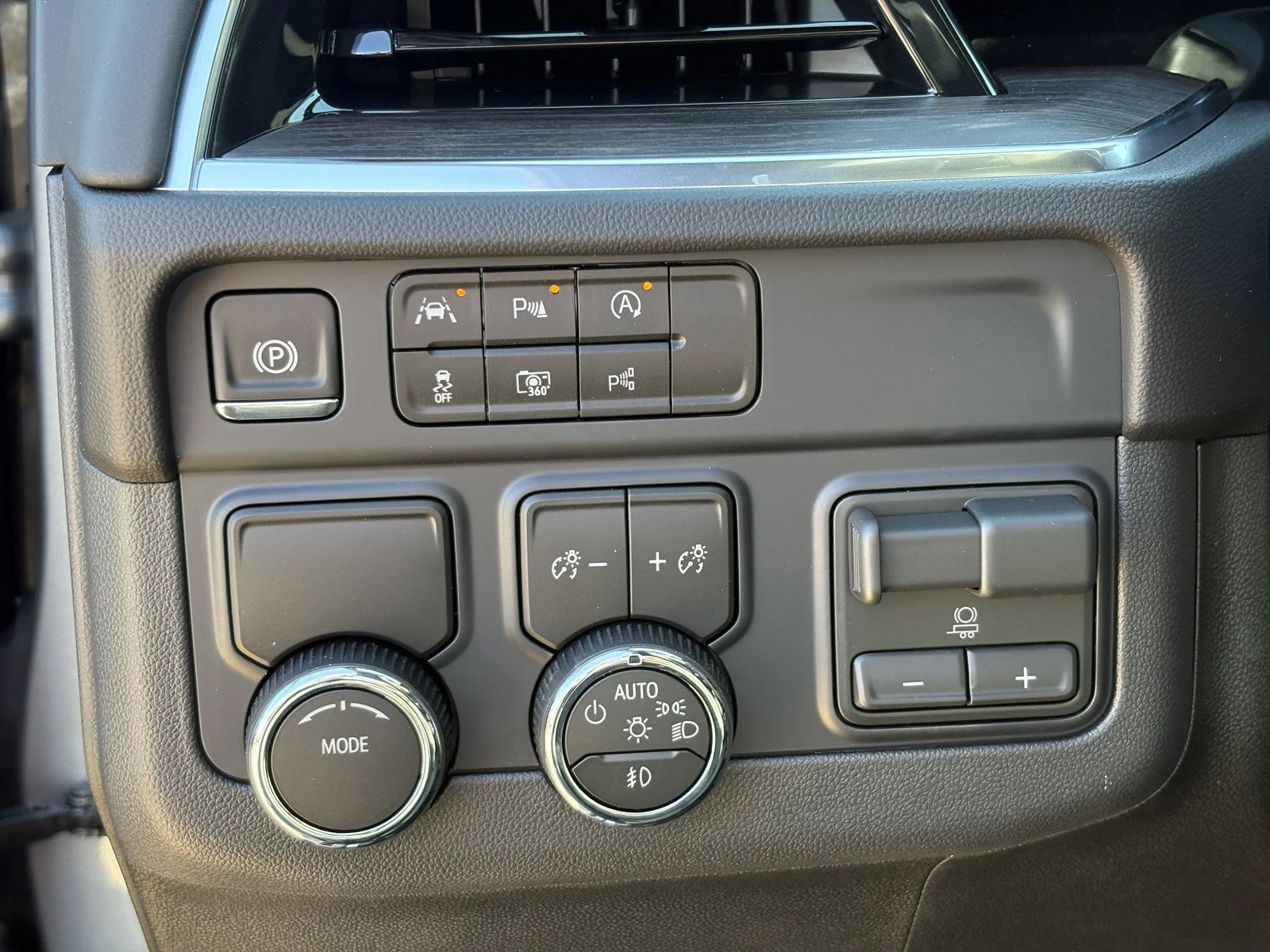 2027 Chevrolet Tahoe LT - Photo 24