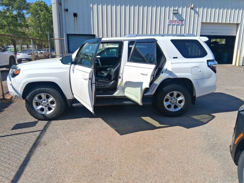 Used 2018 White Toyota SR5 Premium image 12