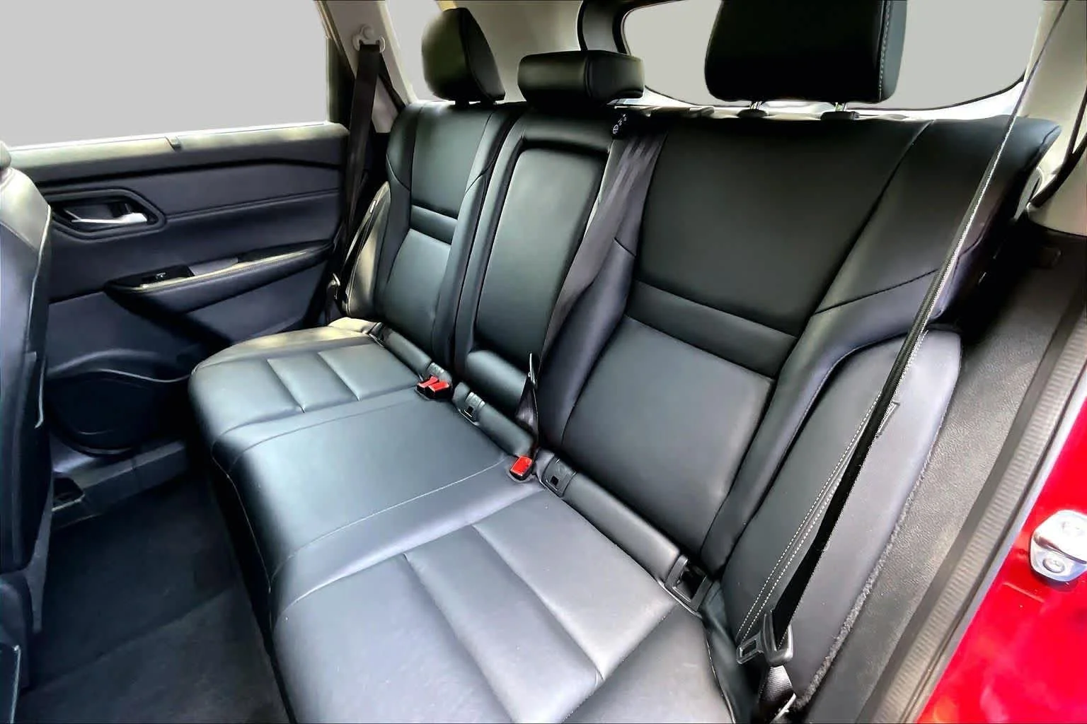Used 2024 Scarlet Ember Tintcoat Nissan SL image 19