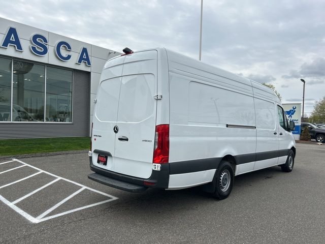 Used 2024 White Mercedes-Benz Cargo 170 WB image 7