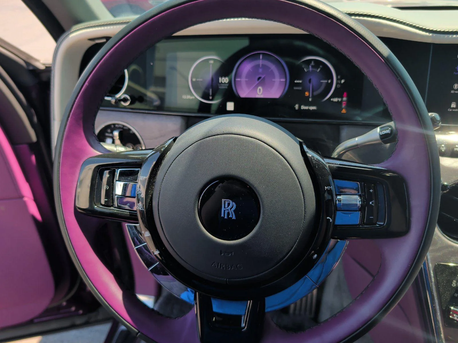 Used 2025 Belladonna Purple Rolls-Royce  image 18