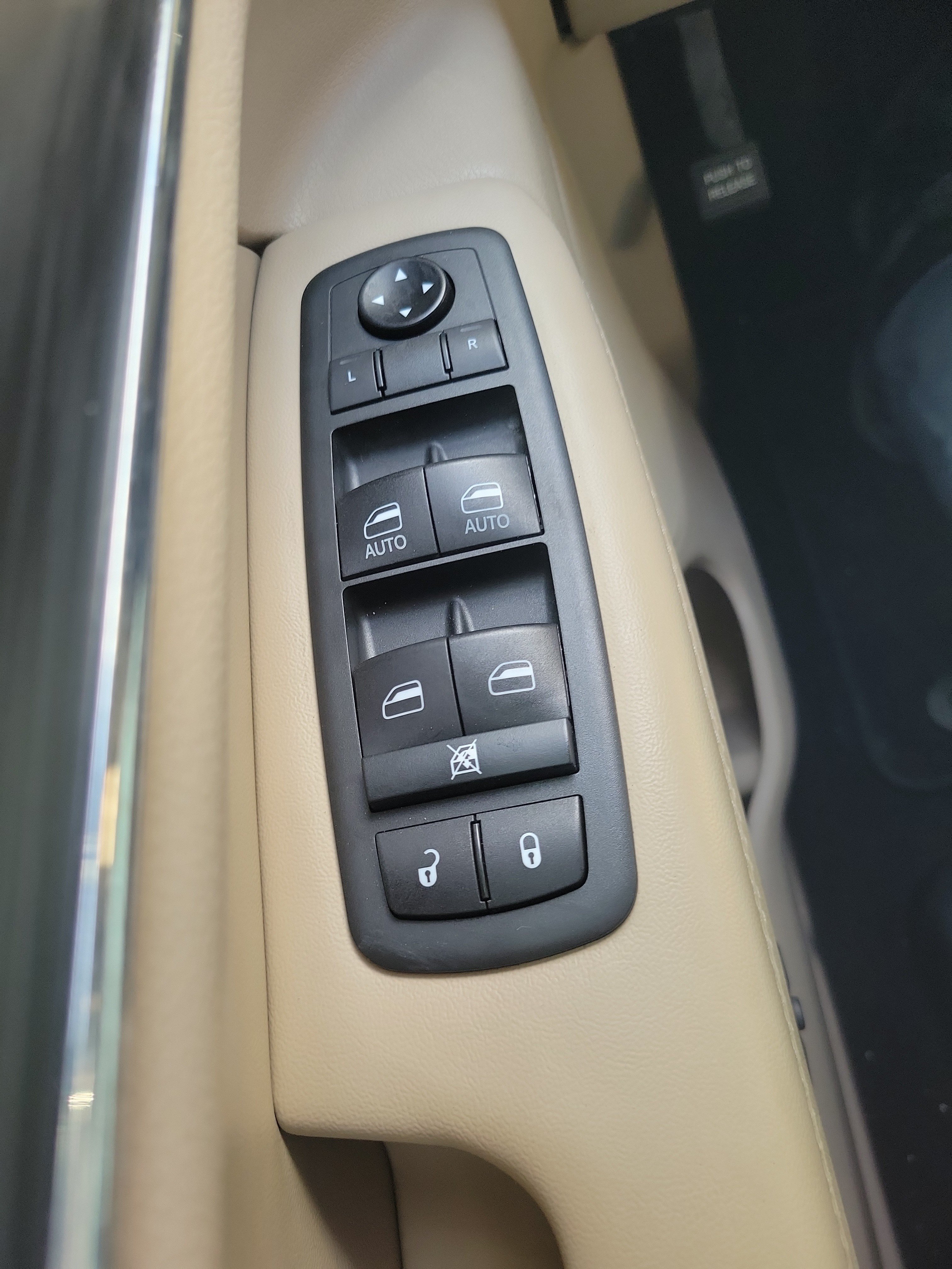 Used 2020 Billet Silver Metallic Clearcoat Jeep Limited image 21