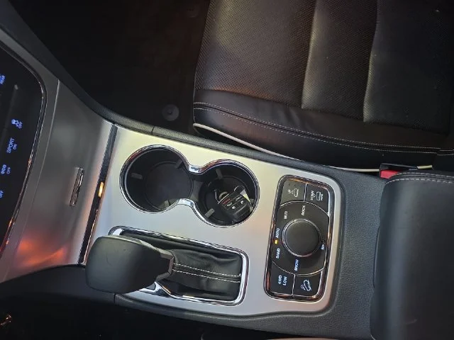 Used 2016 White Jeep Overland image 25