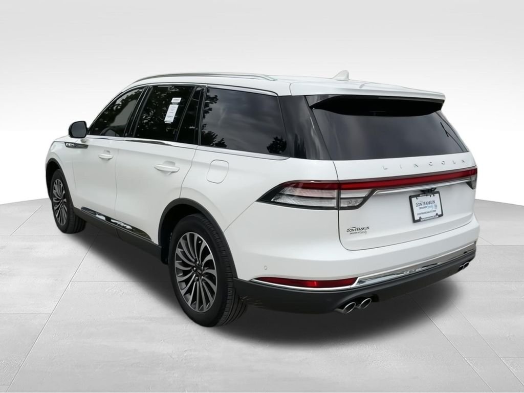 Used 2023 White Lincoln Reserve image 7