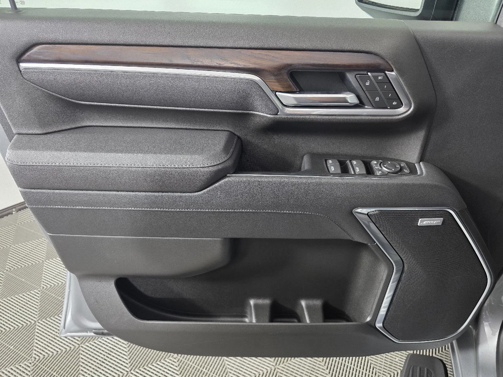 New 2025 Sterling Metallic GMC SLT image 15