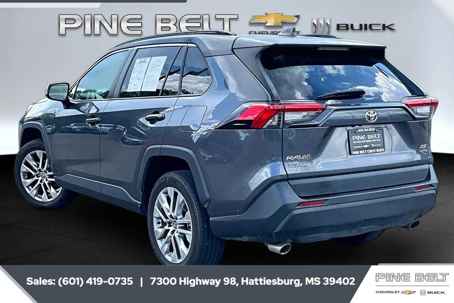 Used 2024 Magnetic Gray Metallic Toyota XLE Premium image 2