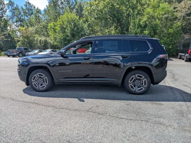 New 2026 Diamond Black Crystal Pearl-Coat Exterior Paint Jeep Laredo image 8