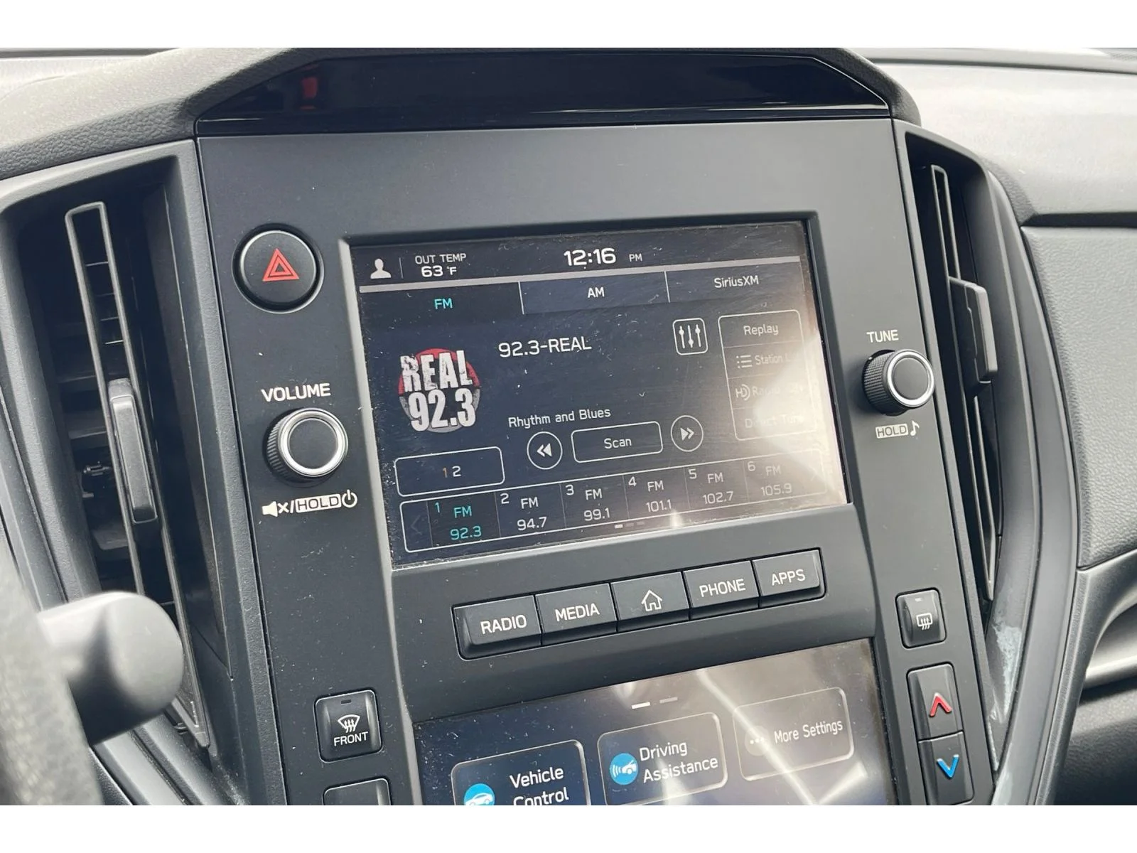 Used 2024 CRYSTAL BLACK SIL Subaru Base image 26