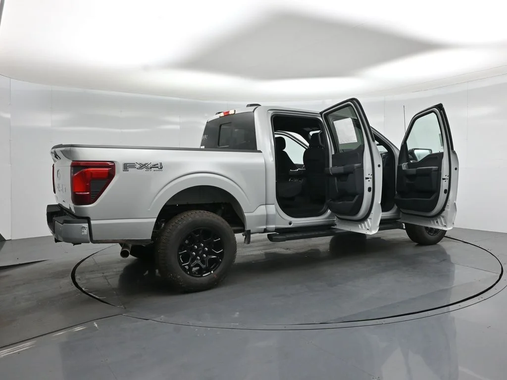 New 2026 Avalanche Ford XLT image 5