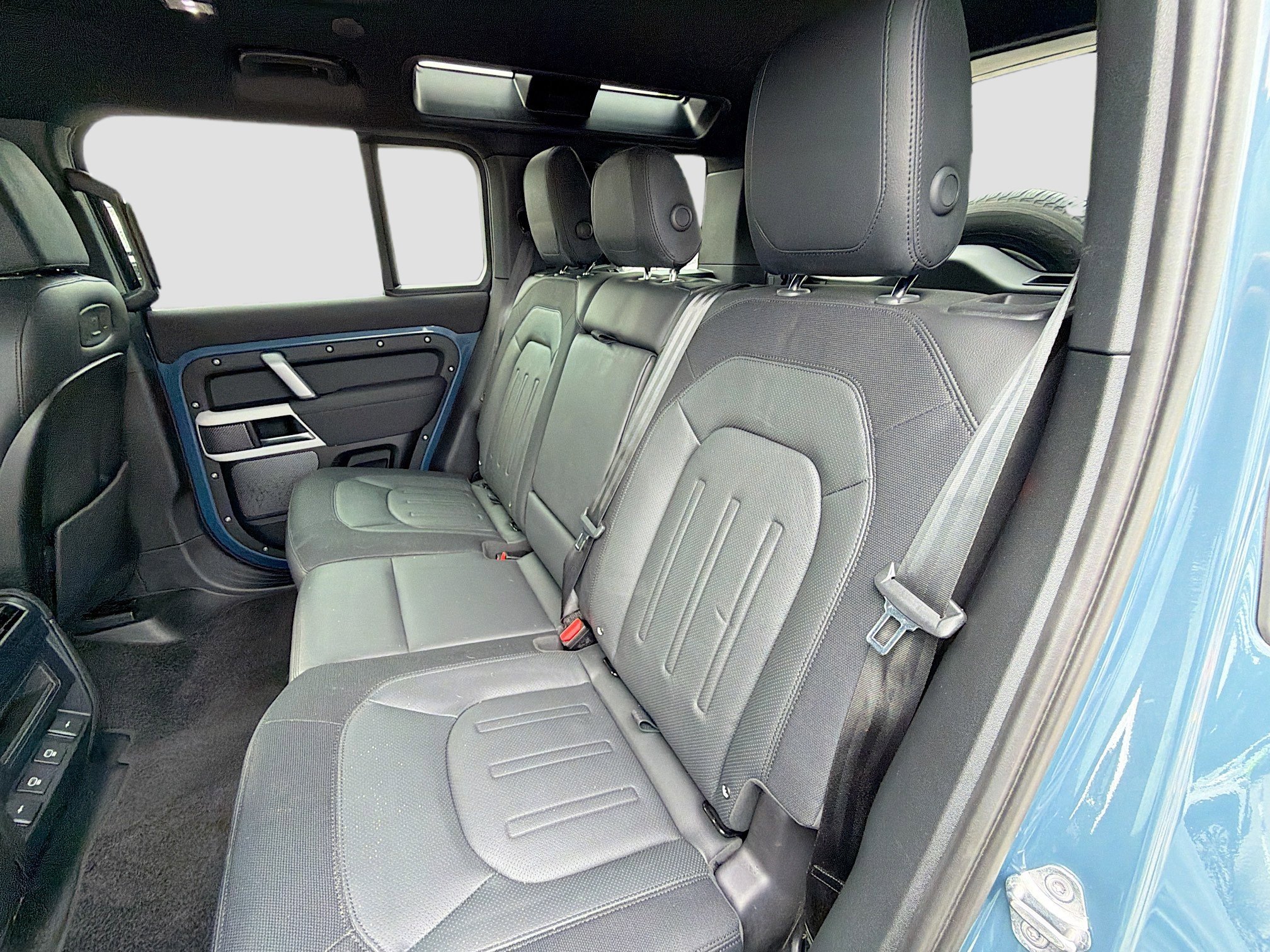 Certified Used 2022 Tasman Blue Metallic Land Rover X-Dynamic SE image 19