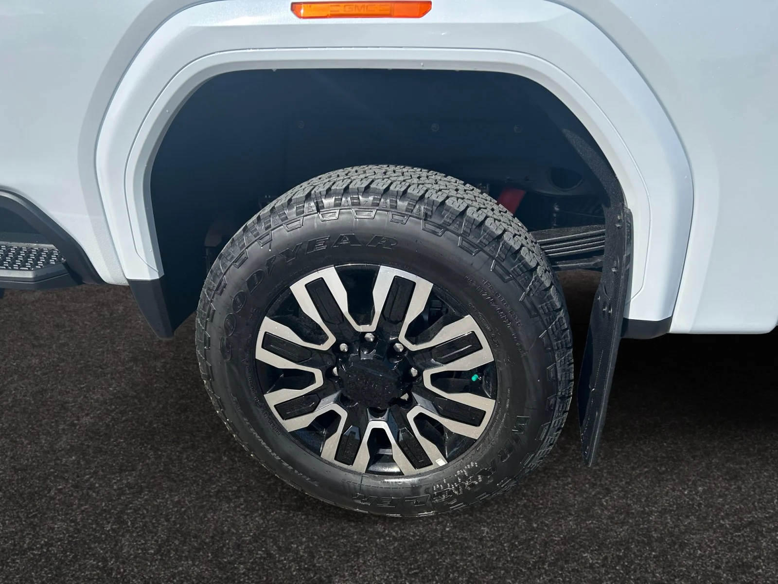 New 2026 Glacier White Tricoat GMC Denali Ultimate image 9