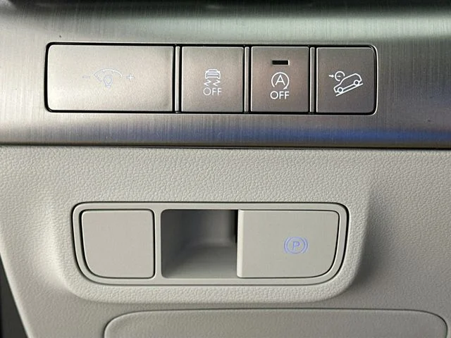 New 2026 White Hyundai SE image 19