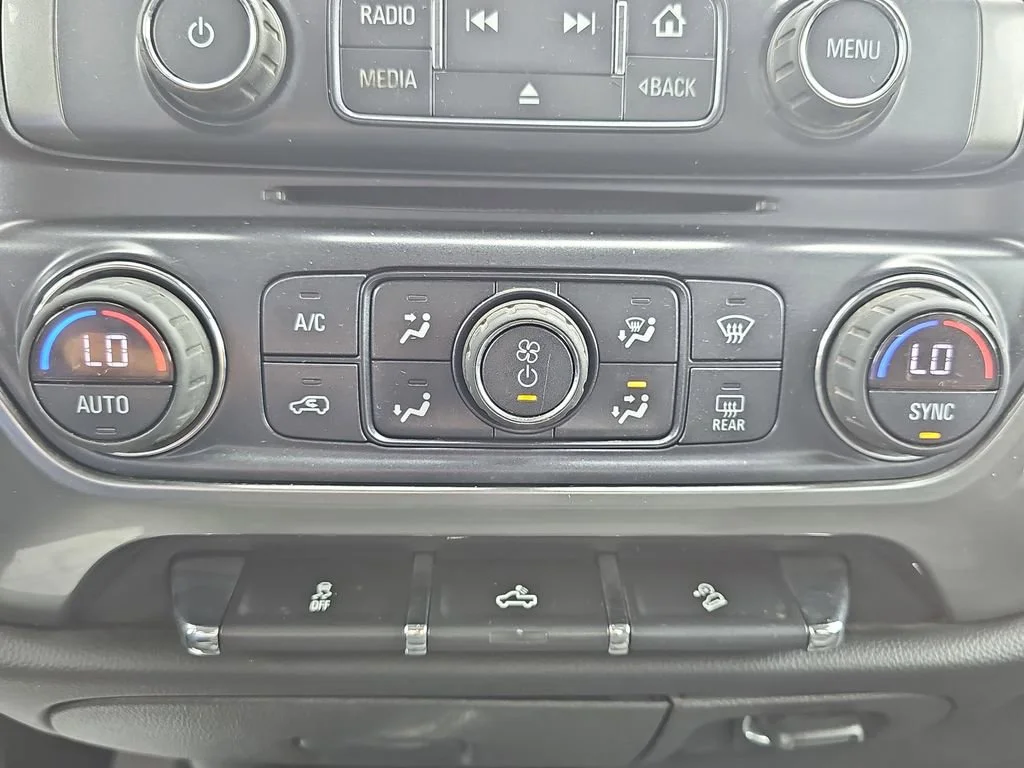 Used 2018 SILVER ICE METALLIC Chevrolet LT image 25
