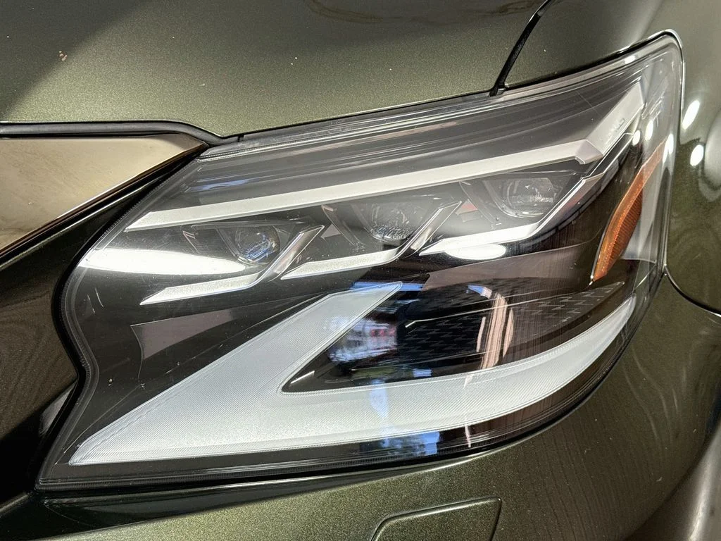 Used 2023 Green Lexus 460 image 39