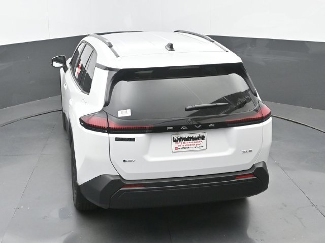 New 2026 Ice Cap Toyota XLE Premium image 29