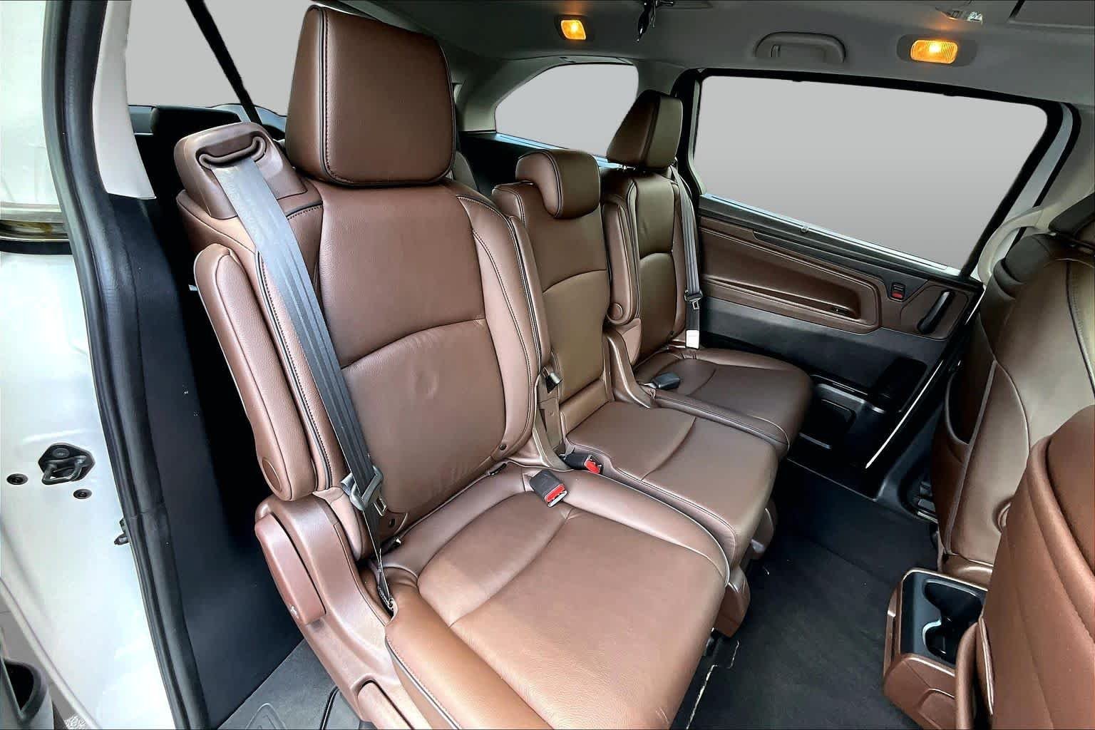 Used 2025 Platinum White Pearl Honda Touring image 21