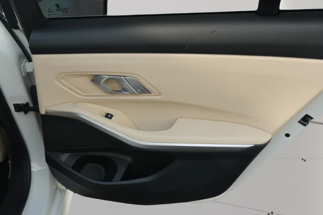 Used 2021 White BMW 330i xDrive image 20