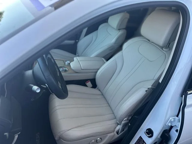 Used 2024 White Genesis 2.5T image 12