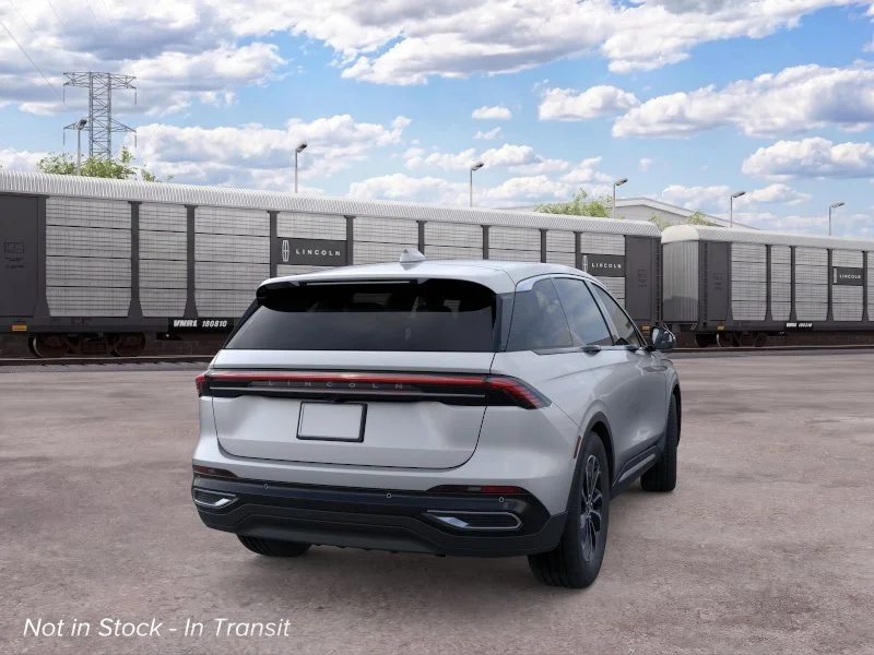 New 2026 Silver Radiance Metallic Clearcoat Lincoln Premiere image 8