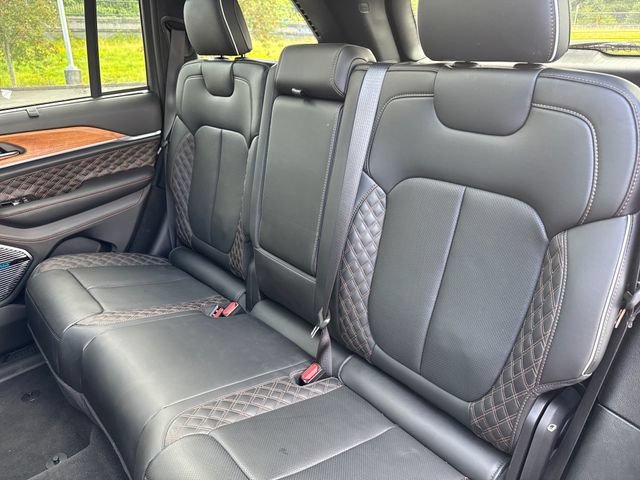 Used 2023 Rocky Mountain Pearlcoat Jeep Summit Reserve image 19