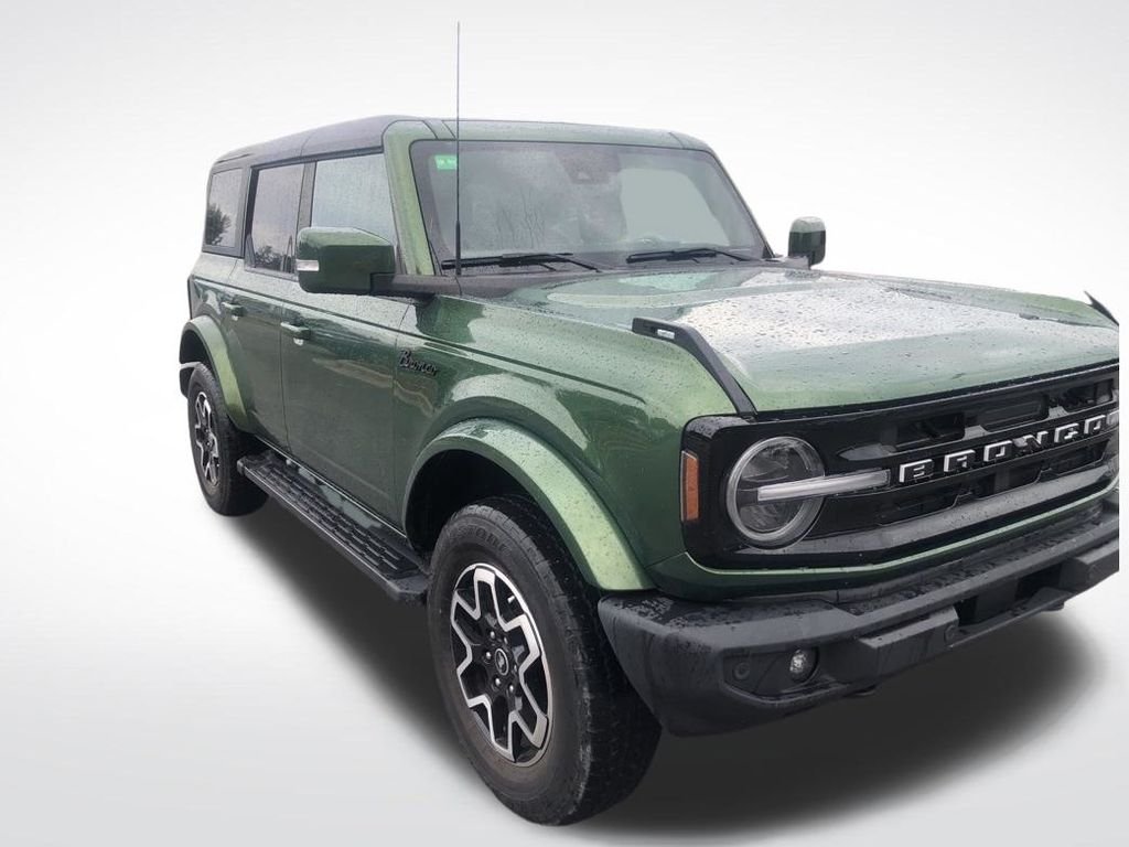 Used 2022 Green Ford Outer Banks image 2
