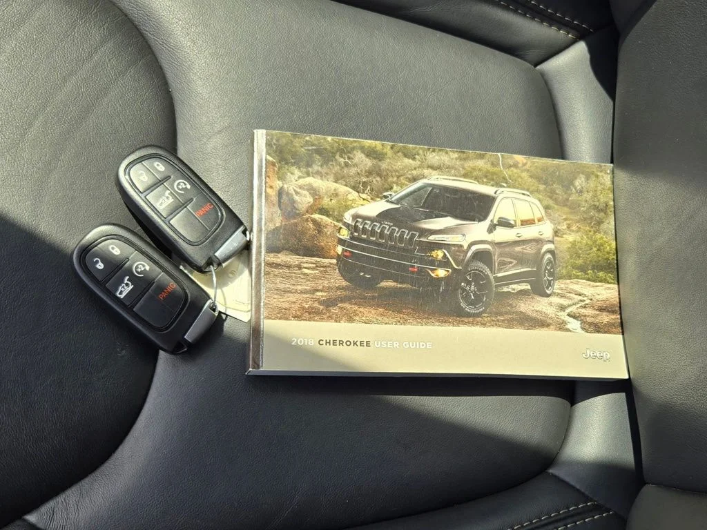 Used 2018 Beige Jeep Limited image 10