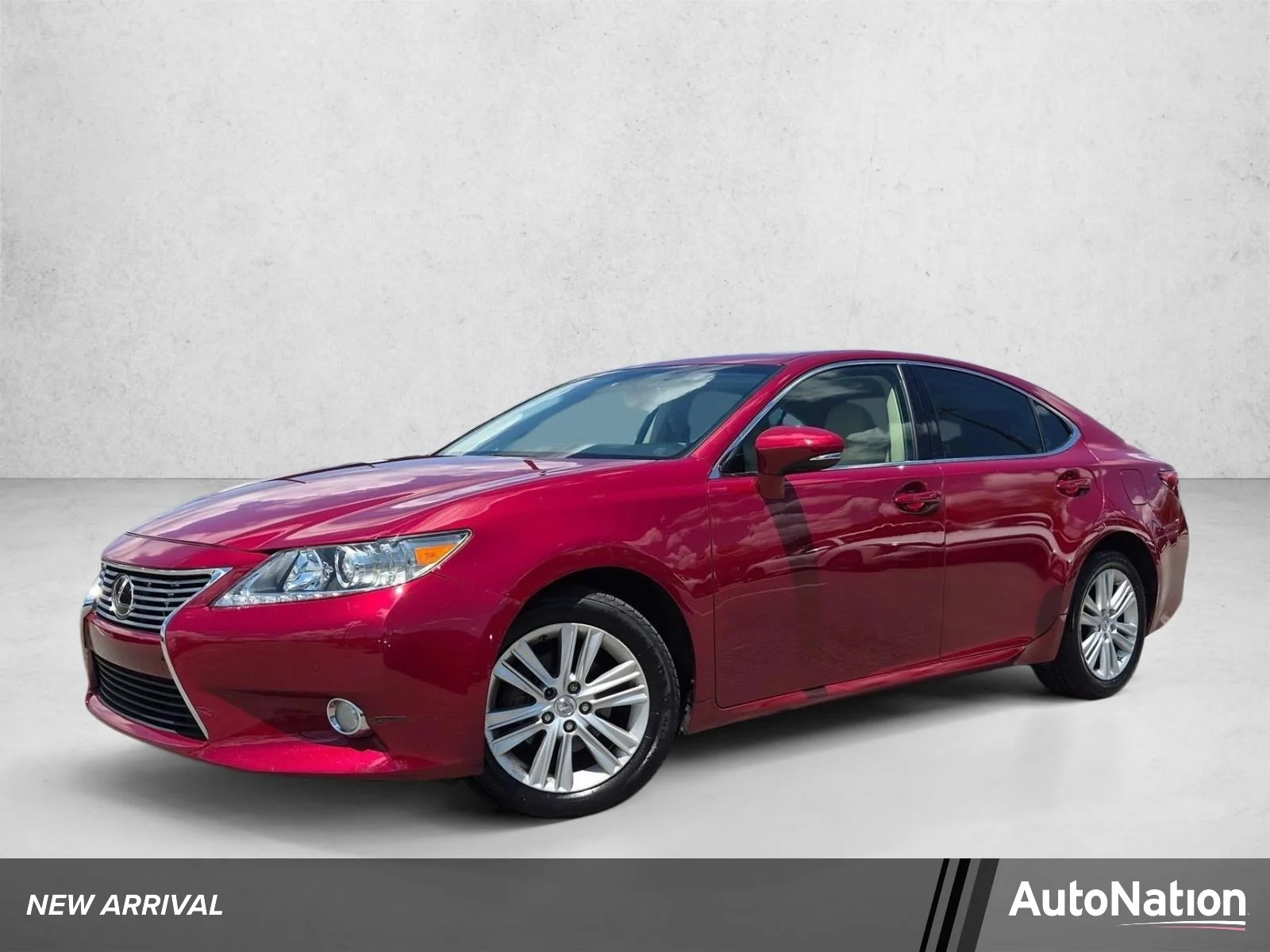 Used 2014 Matador Red Mica Lexus  image 1