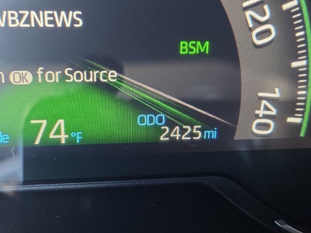 Used 2025 Magnetic Gray Metallic Toyota XLE image 6