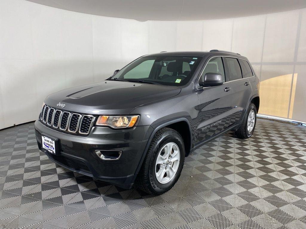 Used 2017 Granite Crystal Metallic Clear Jeep Laredo image 6