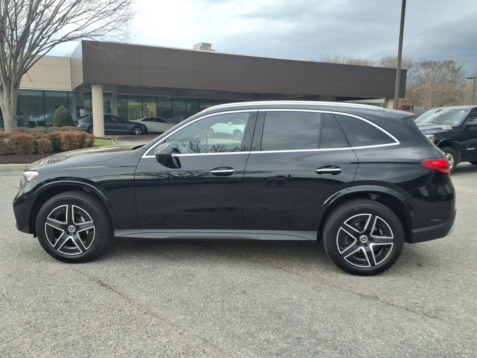 New 2026 Black Mercedes-Benz GLC 300 image 13