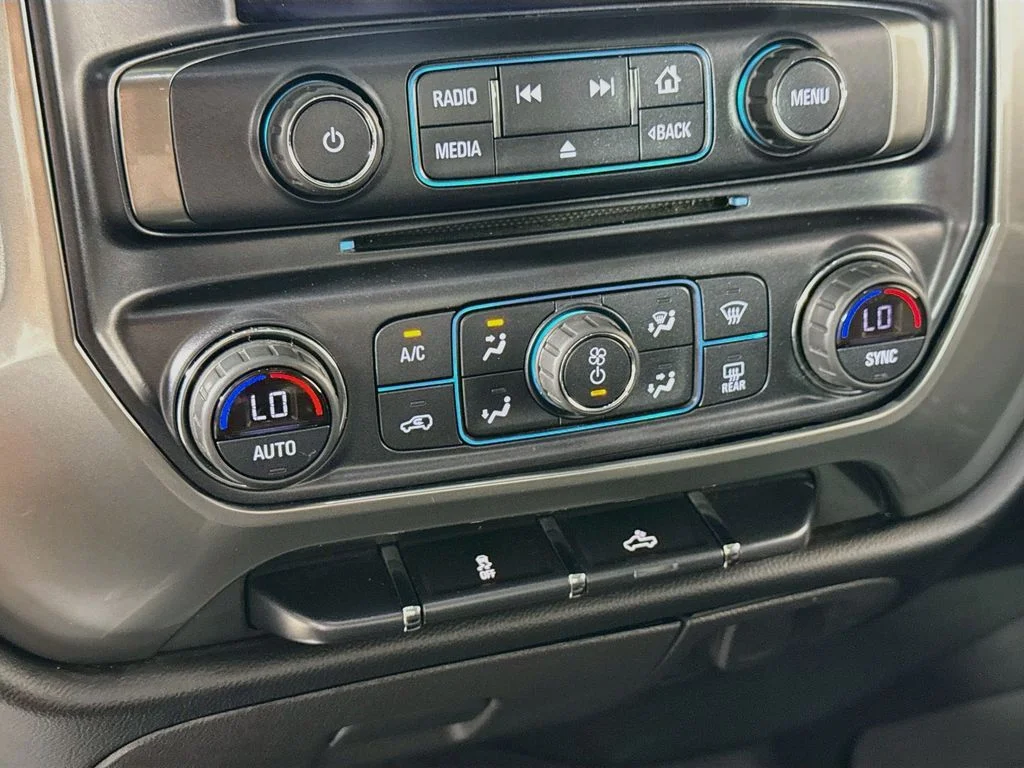 Used 2018 Deep Ocean Blue Metallic Chevrolet LT image 18
