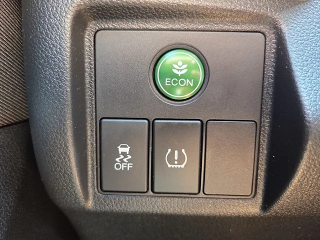 Used 2021  Honda LX image 17