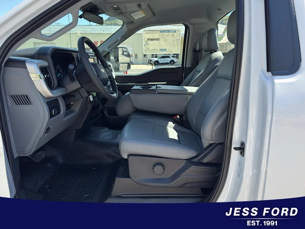 New 2026 Oxford White Ford F-550® XL image 7